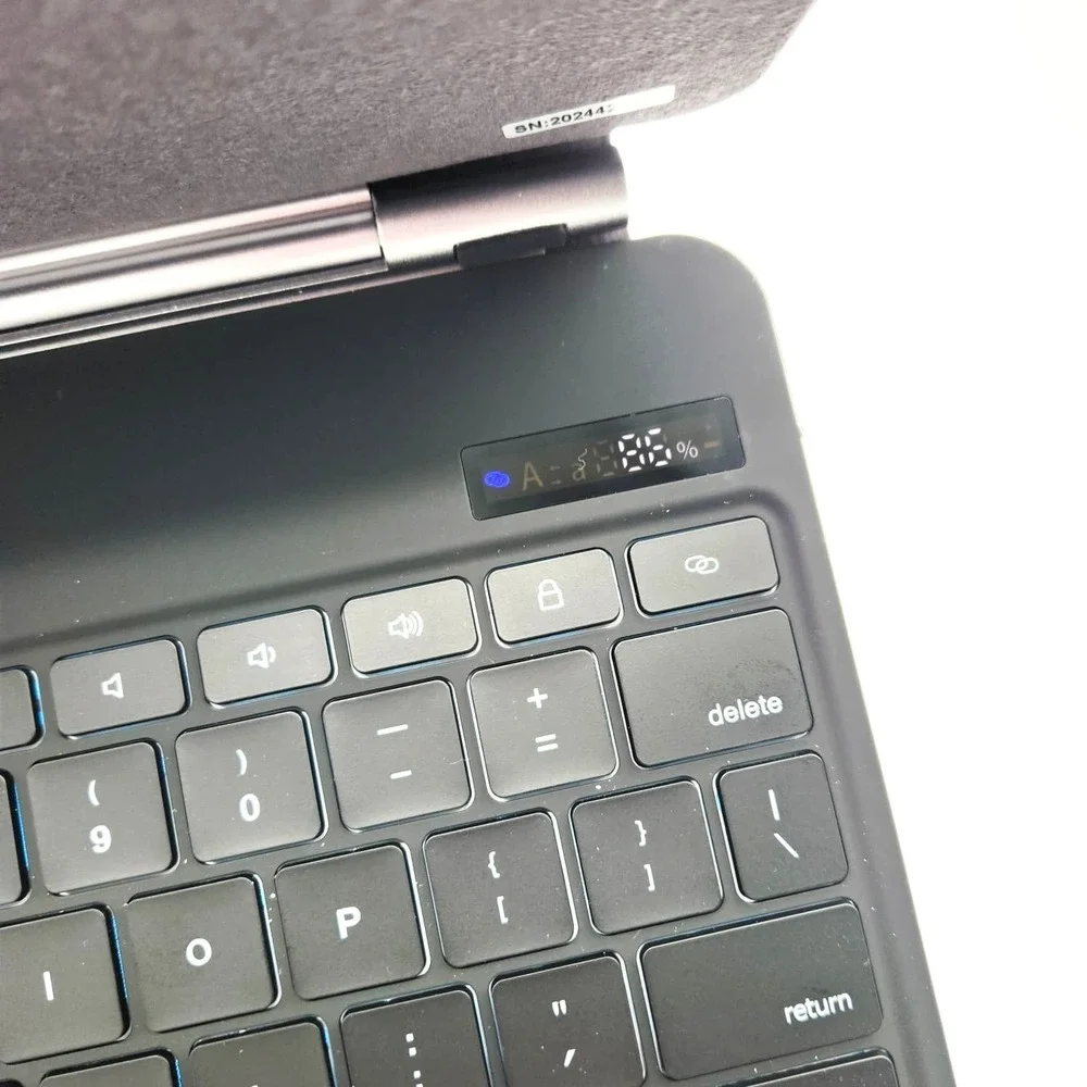 CHESONA iPad Pro 13 Case Keyboard Backlit Trackpad Floating‎ Stand Black